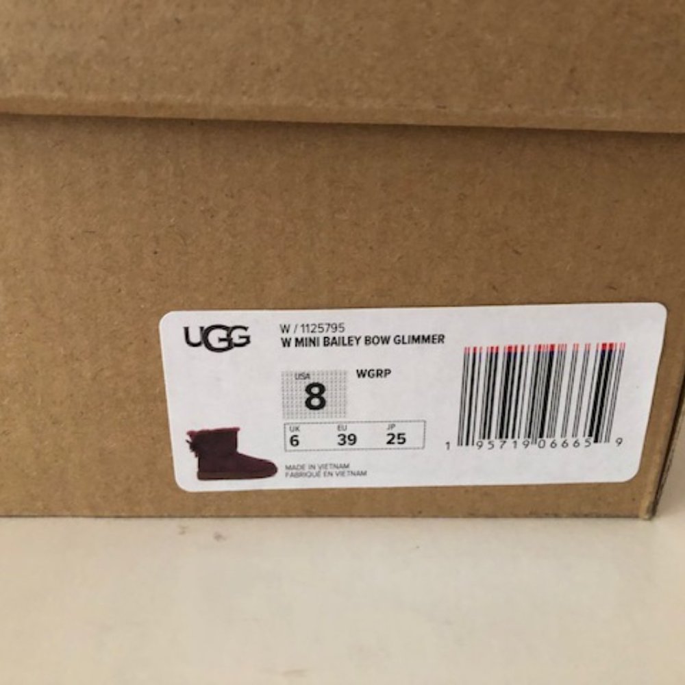 UGG Mini Bailey Bow Glimmer Metallic Suede Boot. Size: 8 - Picture 13 of 13